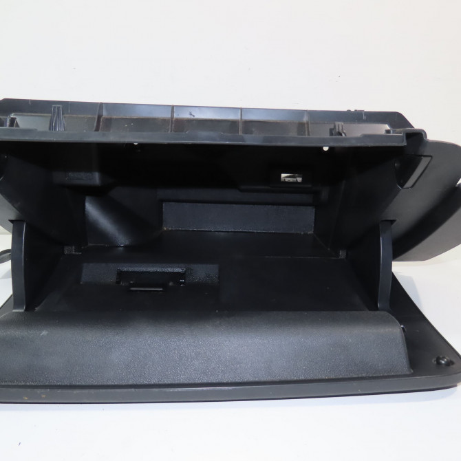 Boite à gants occasion  Audi A1 (8X1, 8XK) S1 quattro (2014-2018)   8X18571044PK  4