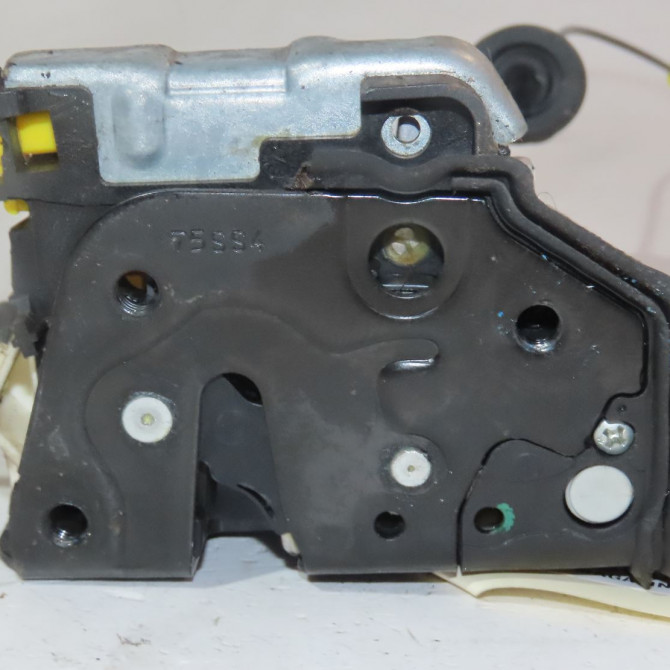 Serrure porte avg occasion  Audi Q3 (8UB, 8UG) 2.0 tdi (2011-2018)   8J1837015F  1