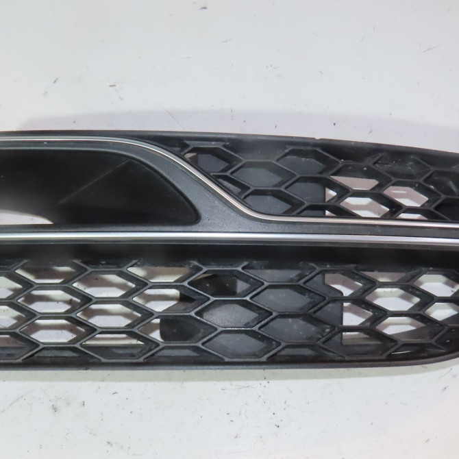 Grille d pare-choc av occasion  Audi A3 (8V1, 8VK) S3 quattro (2013-2014)   8V3807682LBMO  1