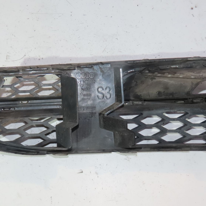 Grille d pare-choc av occasion  Audi A3 (8V1, 8VK) S3 quattro (2013-2014)   8V3807682LBMO  2