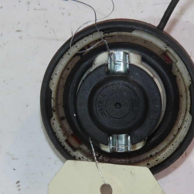 Bouchon reservoir a carburant occasion  Mercedes-benz CLASSE E (W212) E 300 hybrid / bluetec hybrid (212.098) (2011-2016)   2214700905  2