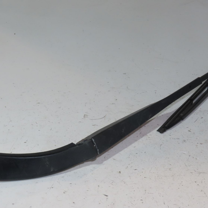 Bras essuie-glace avant gauche occasion  Renault MEGANE II (BM0/1_, CM0/1_) 1.6 16v (bm0c, cm0c) (2002-2008)   7701054813  1