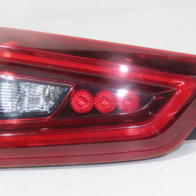 Feu arrière interieur gauche occasion  Nissan QASHQAI II SUV (J11, J11_) 1.3 dig-t (2018)   26555HP05A  1