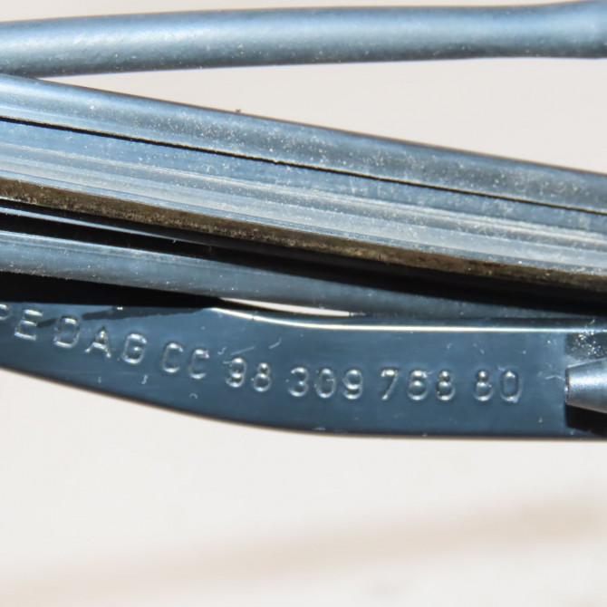 Bras essuie-glace avant gauche occasion  Peugeot 308 III (FB_, FH_, FP_, F3_) Puretech 130 (fphnsl, fphnst) (2021)   9835544680  2