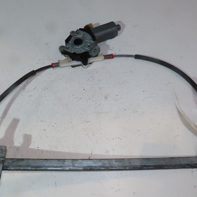 Mecanisme+moteur leve-glace avg occasion  Nissan TERRANO II (R20) 2.7 tdi 4wd (1996-2007)   807012X005  3