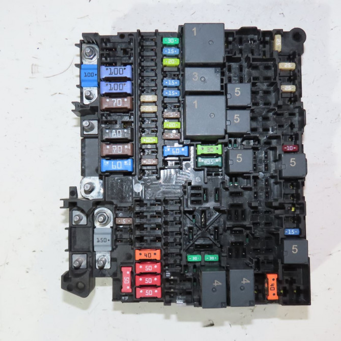 Boite a fusibles occasion  Peugeot 308 III (FB_, FH_, FP_, F3_) Bluehdi 130 (fbyhzl, fbyhzt) (2021)   9844705880  1