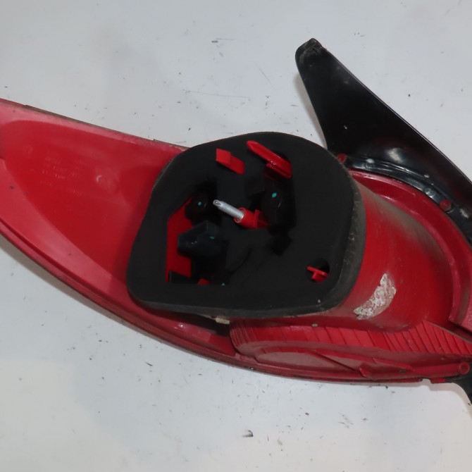 Feu arrière droit occasion  Peugeot 206+ (2L_, 2M_) 1.1 (2009-2013)   6351GV  2