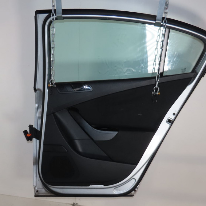 Porte arrière droite occasion  Volkswagen vw PASSAT B6 (3C2) 1.9 tdi (2005-2010) 4 portes   3C5833056H  2