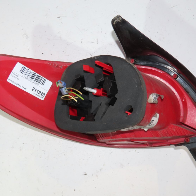 Feu arrière droit occasion  Peugeot 206+ (2L_, 2M_) 1.4 hdi eco 70 (2009-2013) 5 portes   6351GV  2