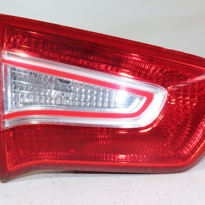 Feu arrière interieur gauche occasion  Kia SPORTAGE III (SL) 1.7 crdi (2010)   924053W010  1