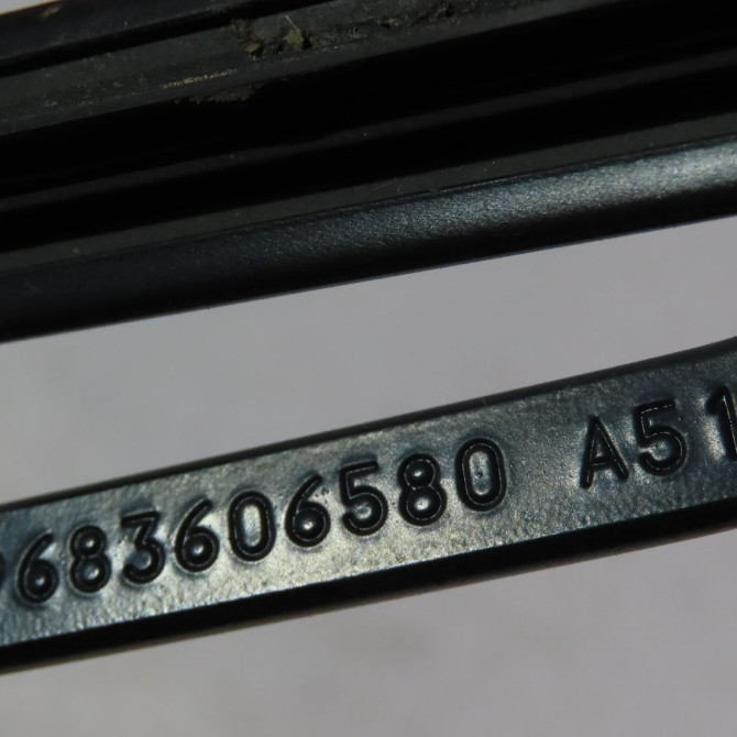 Bras essuie-glace avant gauche occasion  Citroën C3 II (SC_) 1.0 vti 68 (2012) 5 portes   6429GT  2