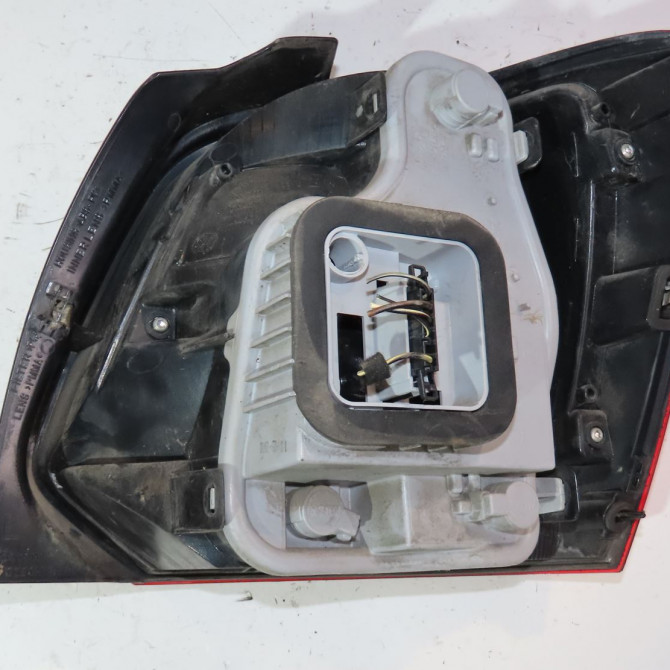 Feu arrière gauche occasion  Volkswagen vw POLO V (6R1, 6C1) 1.6 tdi (2009) 5 portes   6R0945095AH  2