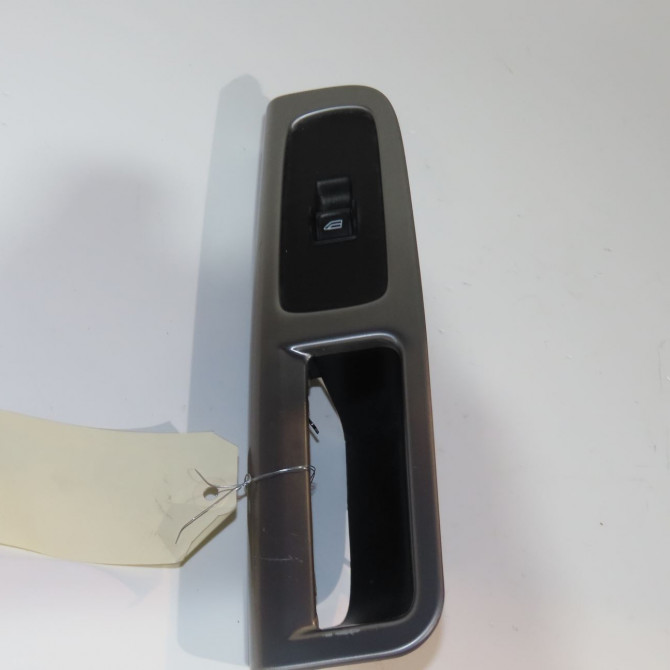 Commande lève-glace porte avant droite occasion  Volvo V50 (545) 1.6 d (2005-2011)   30773214  1