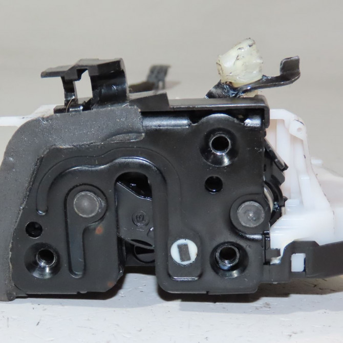 Serrure porte ard occasion  Renault ARKANA I (LCM_, LDN_) 1.6 e-tech 145 (ldmu) (2020) 5 portes   825027318R  1