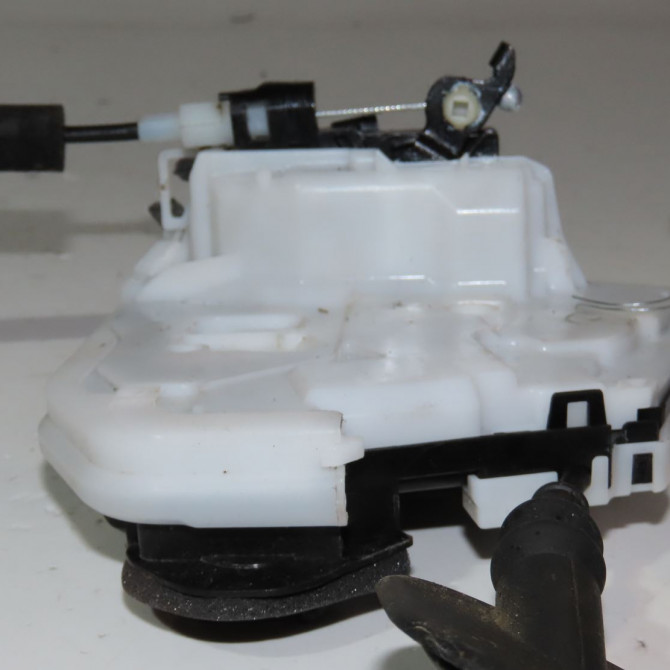 Serrure porte arg occasion  Renault ARKANA I (LCM_, LDN_) 1.6 e-tech 145 (ldmu) (2020) 5 portes   825035824R  2