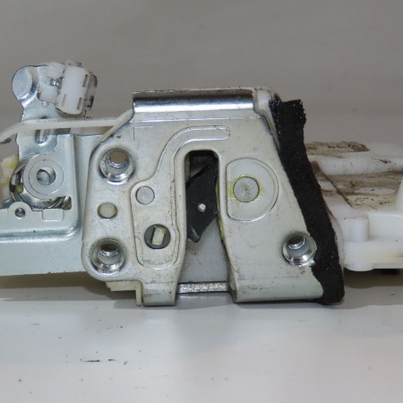 Serrure porte avg occasion  Suzuki SWIFT IV (FZ, NZ) 1.2 (azh 412) (2010)   8220268LA3 