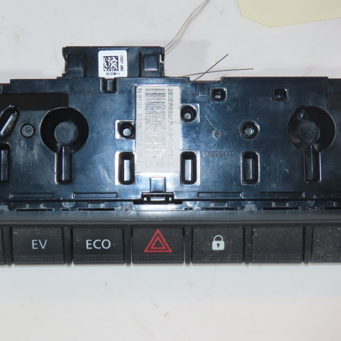 Bouton de warning occasion  Renault CLIO V (B7_) 1.6 e-tech 145 (b7mu) (2022)   283E88884R  1