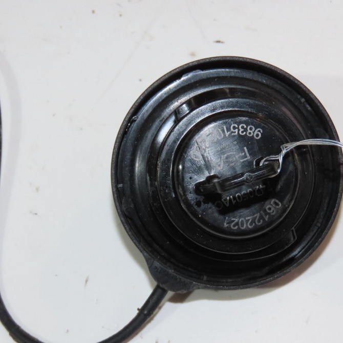 Bouchon reservoir a carburant occasion  Peugeot 308 III (FB_, FH_, FP_, F3_) Bluehdi 130 (fbyhzl, fbyhzt) (2021)   9835102280  2