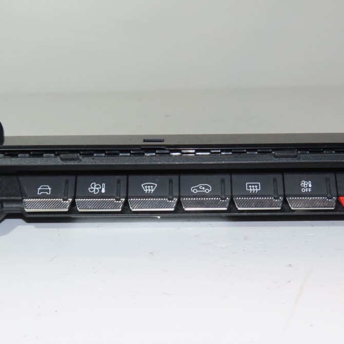 Bouton de warning occasion  Peugeot 308 III (FB_, FH_, FP_, F3_) Bluehdi 130 (fbyhzl, fbyhzt) (2021)   98350200ZD  1