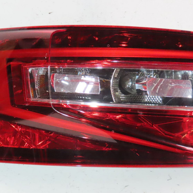 Feu arrière gauche occasion  Skoda SUPERB III (3V3) 1.6 tdi (2015)   3V5945207  1