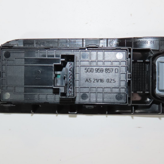 Commande lève-glace porte avant gauche occasion  Skoda SUPERB III (3V3) 1.6 tdi (2015)   5G0959857DWHS  2