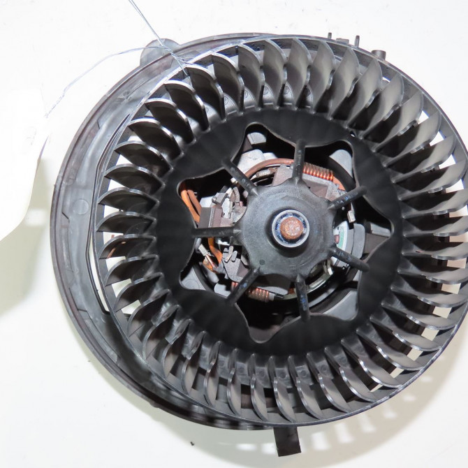 Moteur ventilateur chauffage occasion  Skoda SUPERB III (3V3) 1.6 tdi (2015)   5Q1819021H  1