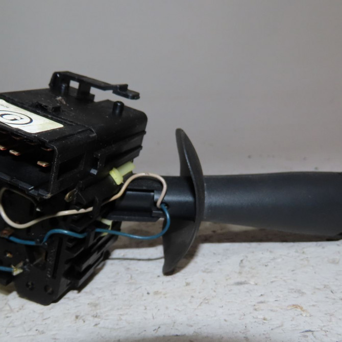 Commande eclairage occasion  Renault TWINGO II (CN0_) 1.5 dci (cn0e) (2007-2014) 3 portes   7701072111  3