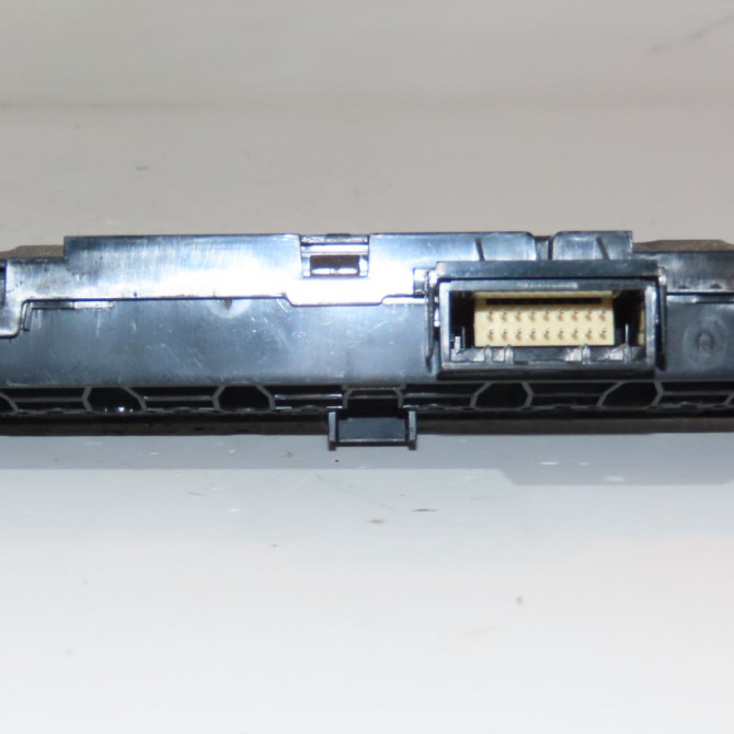 Bouton de warning occasion  Renault ARKANA I (LCM_, LDN_) 1.6 e-tech 145 (ldmu) (2020) 5 portes   283E88884R  3