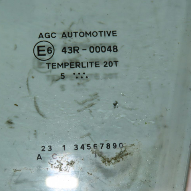 Glace porte av g occasion  Peugeot 108 1.0 vti (2014)   B000825780  2