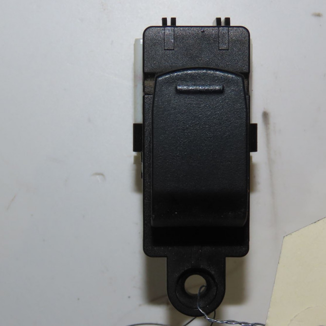Commande lève-glace porte avant droite occasion  Suzuki SWIFT IV (FZ, NZ) 1.2 (azh 412) (2010)   3799568L00  1