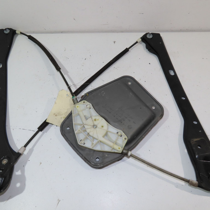 Mecanisme+moteur leve-glace avg occasion  Volkswagen vw GOLF PLUS V (5M1, 521) 2.0 tdi 16v (2005-2013) 5 portes   5M0837461  3