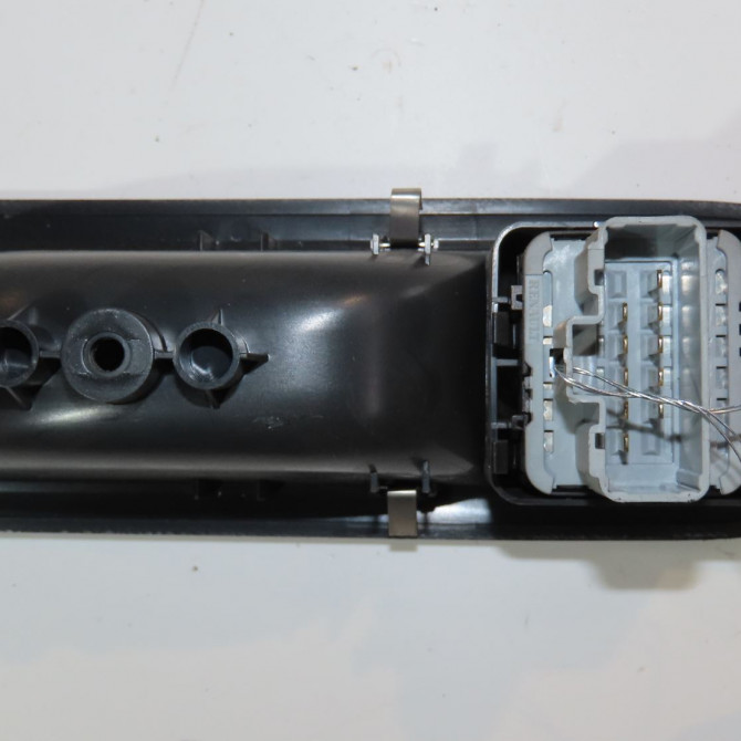 Commande lève-glace porte avant gauche occasion  Renault TWINGO II (CN0_) 1.2 16v (cn04, cn0a, cn0b) (2007-2014) 3 portes   8200214939  2