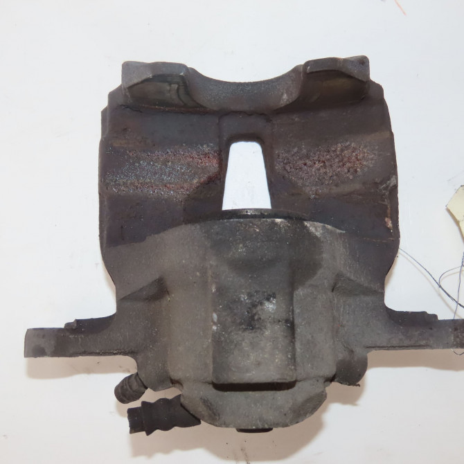 Etrier de frein avant droit occasion  Renault MEGANE IV 3/5 portes (B9A/M/N_) 1.3 tce 160 (b9nc) (2018)   410018526R  1