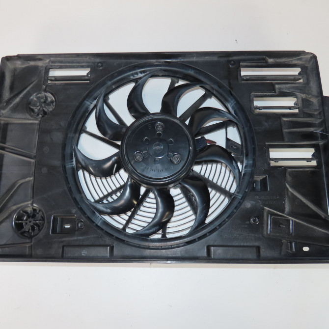 Moteur ventilateur radiateur occasion  Renault MEGANE E-TECH SUV Ev60 (2021)   214815MZ0A  1