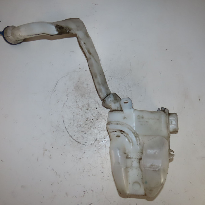 Reservoir lave-glace avant occasion  Peugeot 208 I (CA_, CC_) 1.2 vti 82 (2012)   6431N6  2