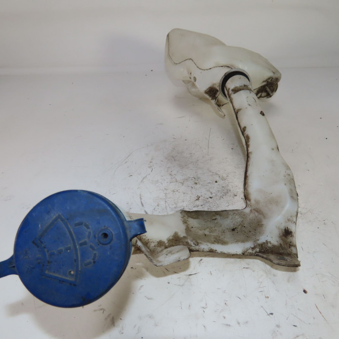 Reservoir lave-glace avant occasion  Peugeot 208 I (CA_, CC_) 1.2 vti 82 (2012)   6431N6  3