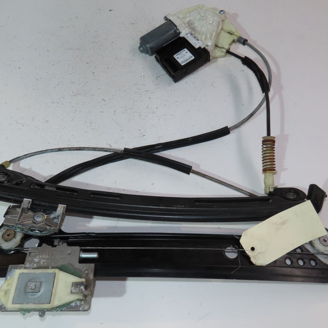 Mecanisme + moteur lève-glace avant droit occasion  Volkswagen vw GOLF VI Décapotable (517) 2.0 gti (2012-2016)   5K7837462E  1