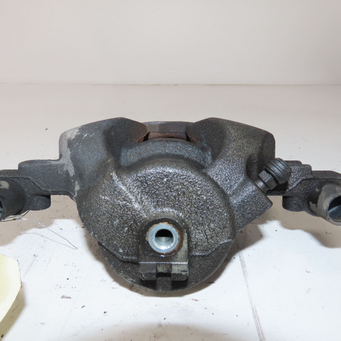 Etrier de frein avant droit occasion  Renault MEGANE E-TECH SUV Ev60 (2021)   410013029R  2