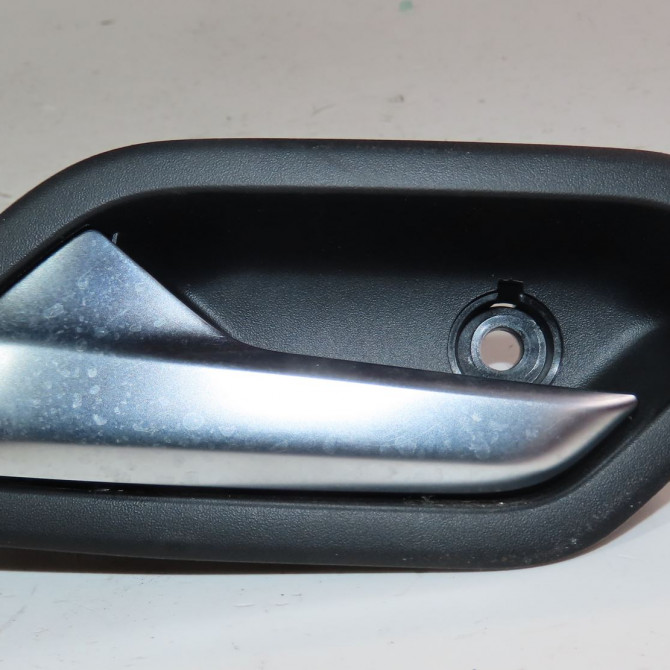 Poignee int porte avg occasion  Dacia SANDERO III Liberty 125 i.e. (m73) (2012)   806712779R  1