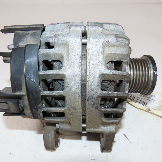 Alternateur occasion  Renault MEGANE IV 3/5 portes (B9A/M/N_) 1.2 tce 100 (b9ms) (2015)   231008040R  4