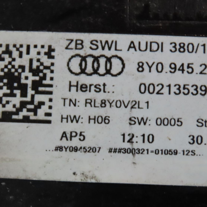 Feu arrière gauche occasion  Audi A3 Sportback (8YA) 30 tdi (2019)   8Y0945207  3