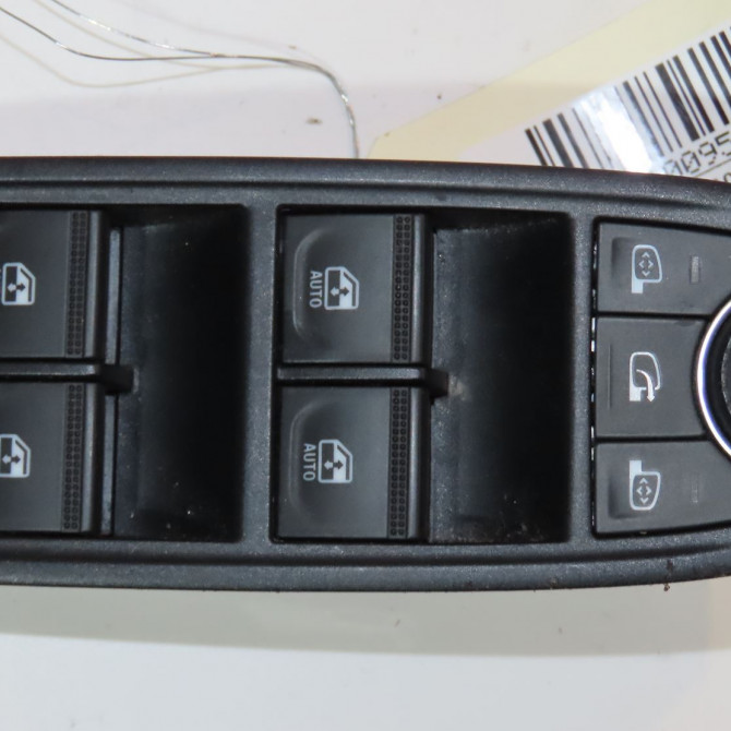 Commande lève-glace porte avant gauche occasion  Renault ARKANA I (LCM_, LDN_) 1.6 e-tech 145 (ldmu) (2020) 5 portes   254014643R  1