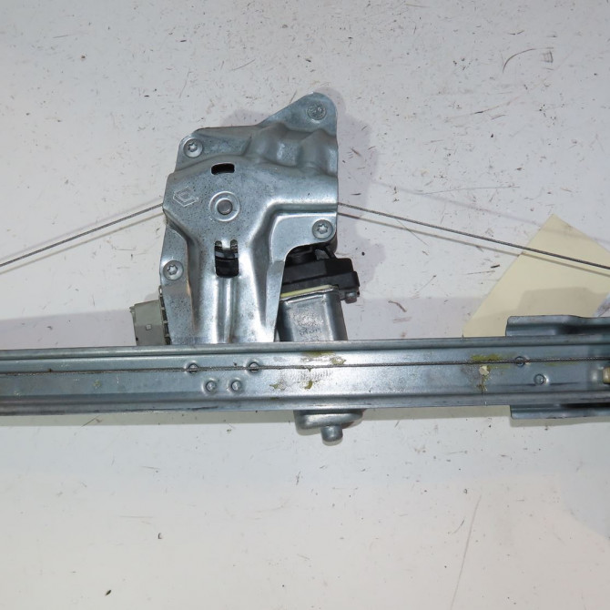 Mecanisme+moteur leve-glace avg occasion  Dacia LOGAN II 1.5 dci / blue dci 75 (2012)   807219302R  1