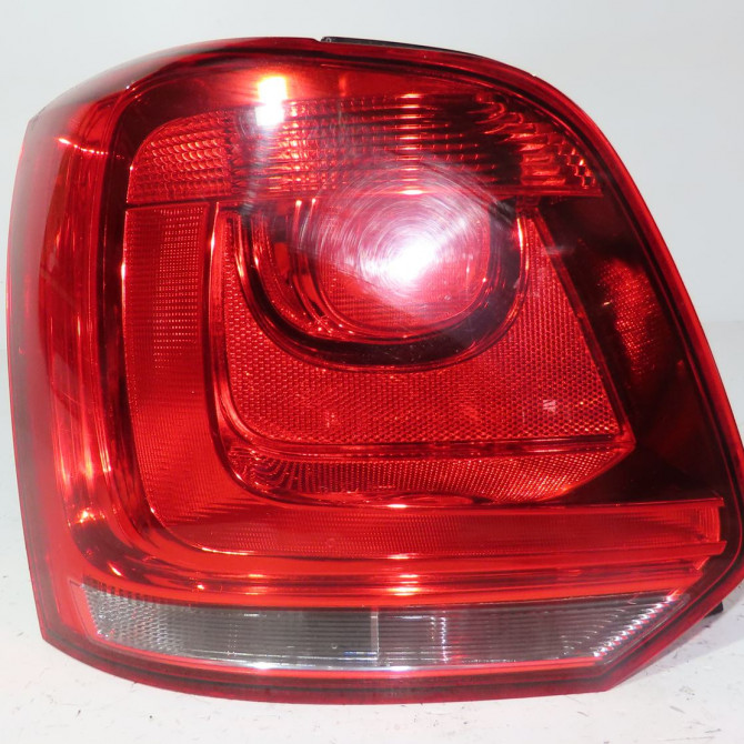 Feu arrière gauche occasion  Volkswagen vw POLO V (6R1, 6C1) 1.2 tdi (2009) 5 portes   6R0945095AH  1