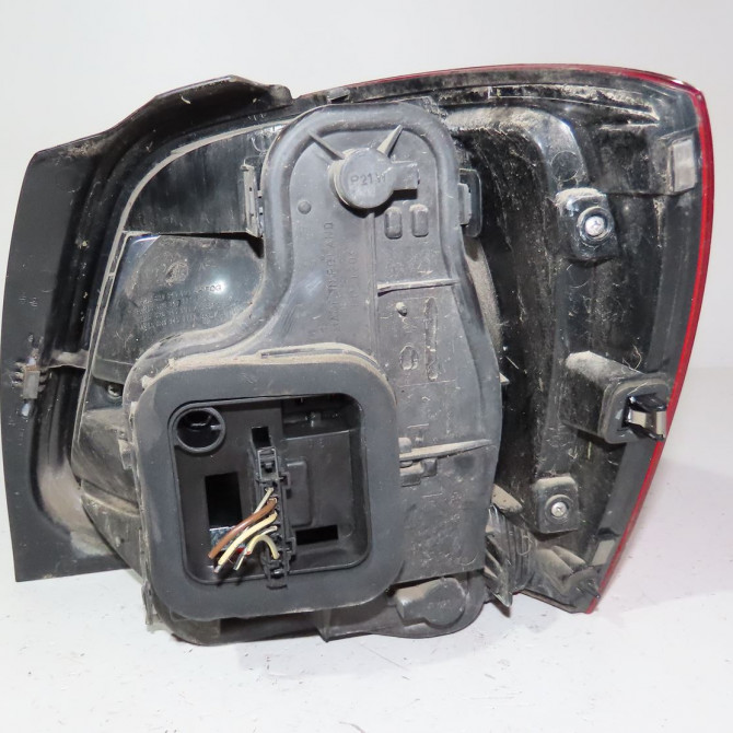 Feu arrière gauche occasion  Volkswagen vw POLO V (6R1, 6C1) 1.2 tdi (2009) 5 portes   6R0945095AH  2