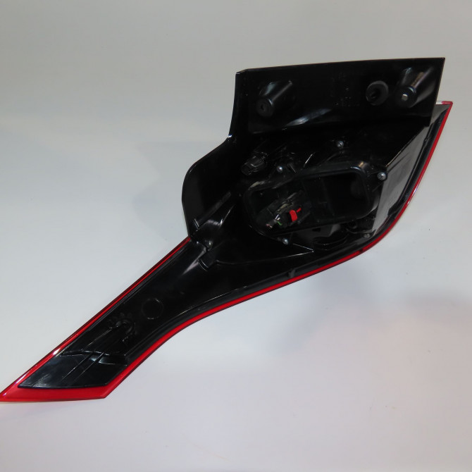 Feu arrière droit occasion  Opel CROSSLAND X / CROSSLAND (P17, P2QO) 1.2 (75) (2017)   39137522  3