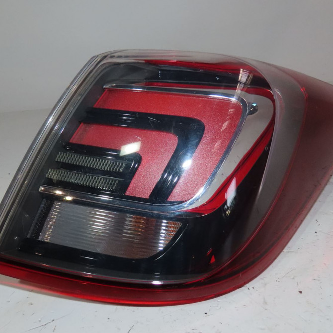 Feu arrière droit occasion  Opel CROSSLAND X / CROSSLAND (P17, P2QO) 1.2 (75) (2017)   39137522  1