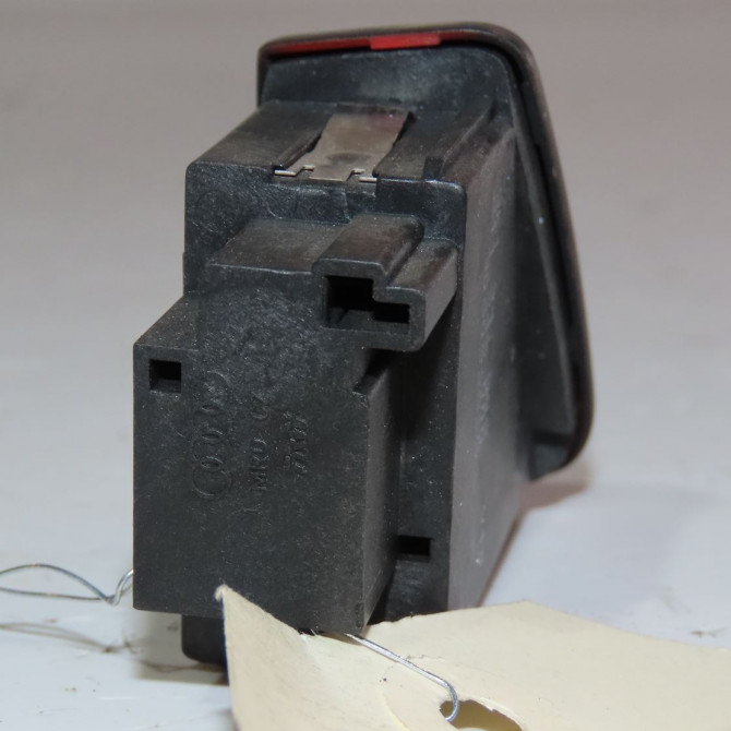 Bouton de warning occasion  Audi A5 Décapotable (8F7) 2.7 tdi (2009-2012)   8K1941509V10  3