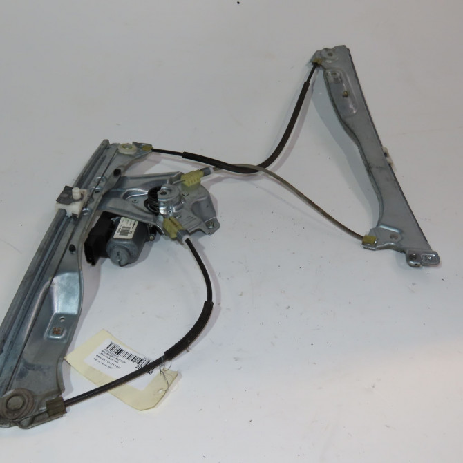 Mecanisme+moteur leve-glace avg occasion  Renault CLIO III (BR0/1, CR0/1) 1.5 dci (br0h, cr0h, cr1s, br1s) (2005-2014) 3 portes   8200843592  4