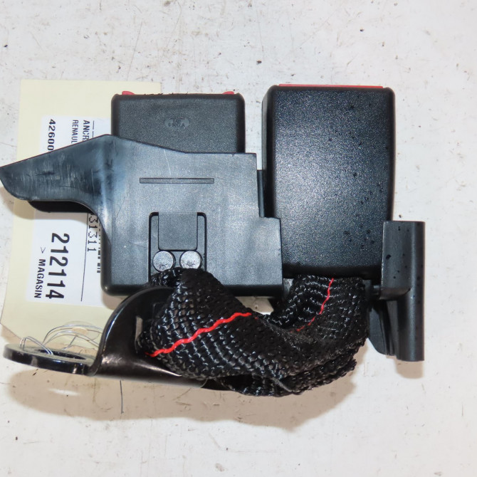 Ancrage ceinture arrière droit occasion  Renault CLIO III (BR0/1, CR0/1) 1.5 dci (c/br0g, c/br1g) (2005-2012) 5 portes   8200684017  1